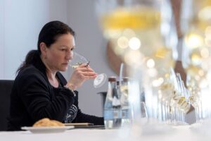 lisa-TheWinePalate About 4